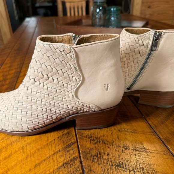 Frye Womens Carson Woven Boot Size 10 Ankle Booties Leather Western Off White - Picture 3 of 16